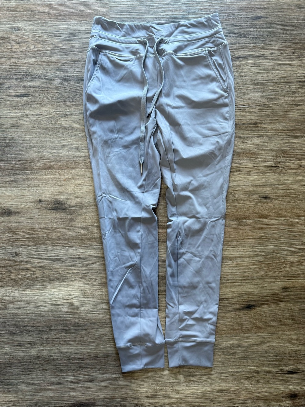 Halara Women’s Light Gray Jogger Pants with Drawstring